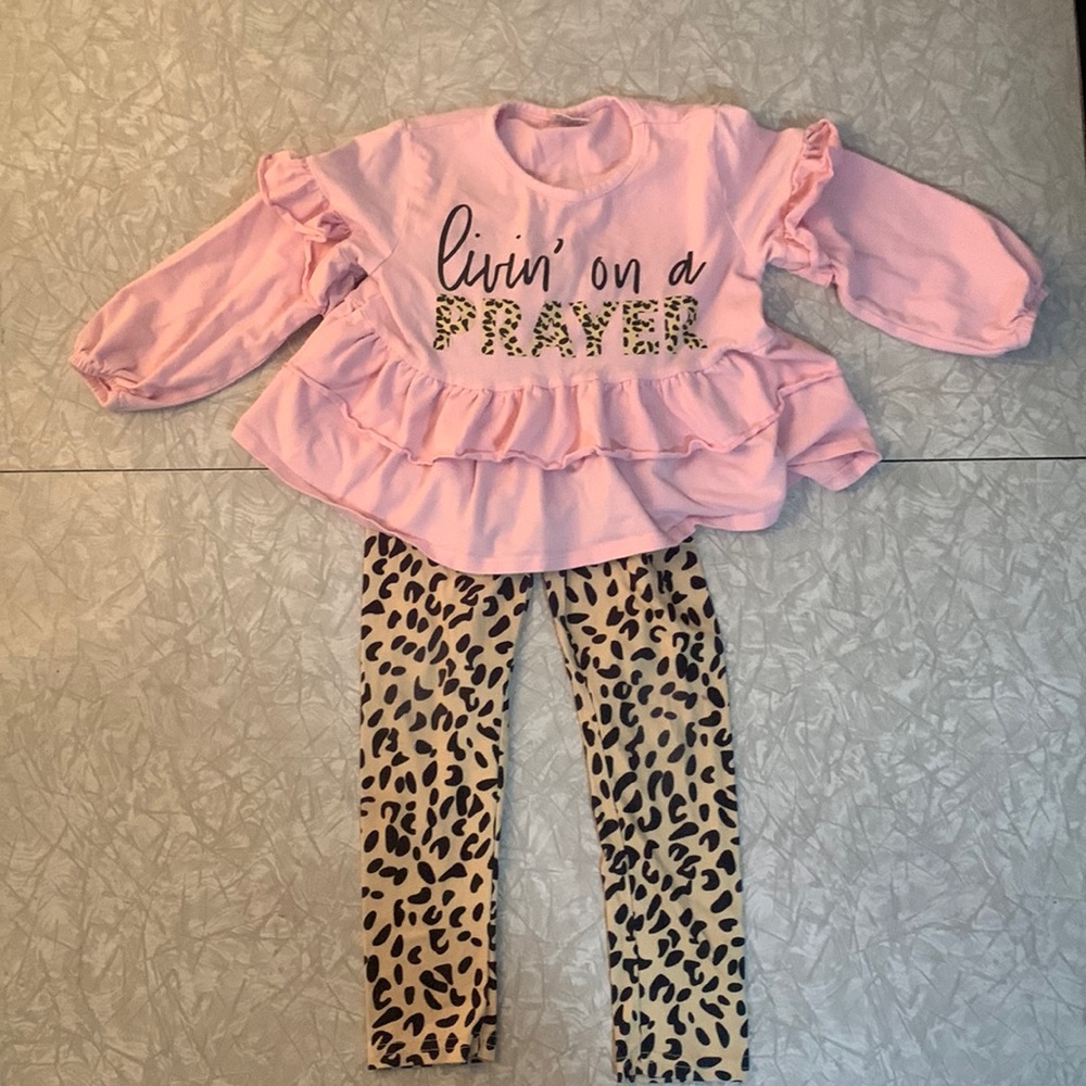 Girls Size 5 Livin on a Prayer Shirt with Cheetah Leggings